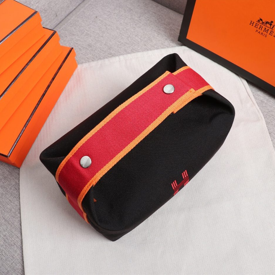 H**mes toiletery bag